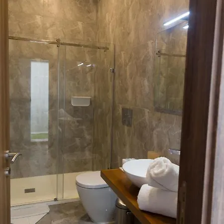 Bb De Rohan Bed & Breakfast