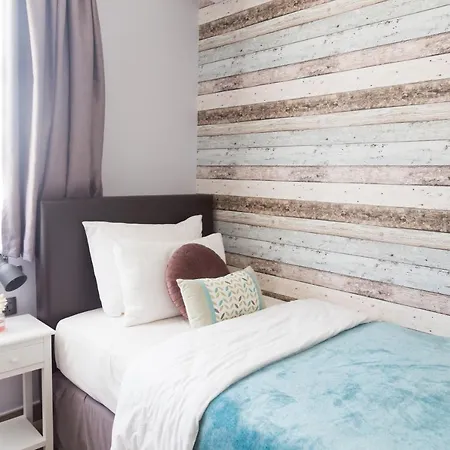 Bb De Rohan Bed & Breakfast