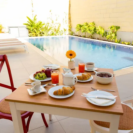 Bb De Rohan 4* Żebbuġ