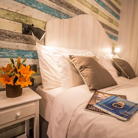 Oda ve Kahvaltı Bb De Rohan 4*