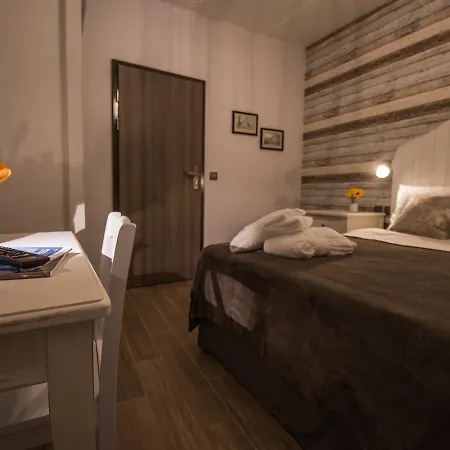 Bb De Rohan Bed & Breakfast 4*