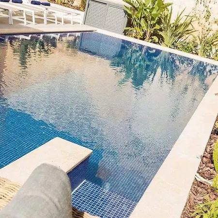 Bb De Rohan Bed & Breakfast