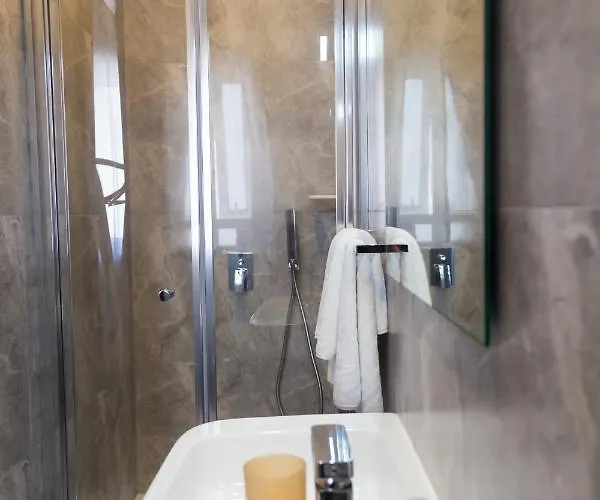 ベッド・アンド・ブレックファスト Bb De Rohan