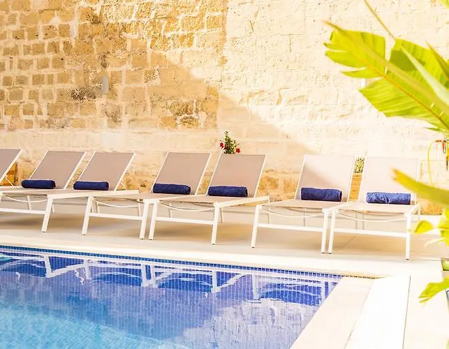 ベッド・アンド・ブレックファスト Bb De Rohan 4*